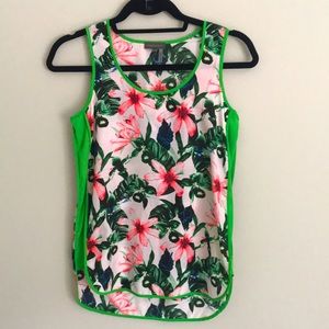 Vince Camuto tropical petite top